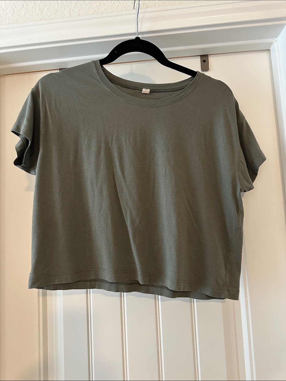 Lulu lemon cropped tee in Olive Green